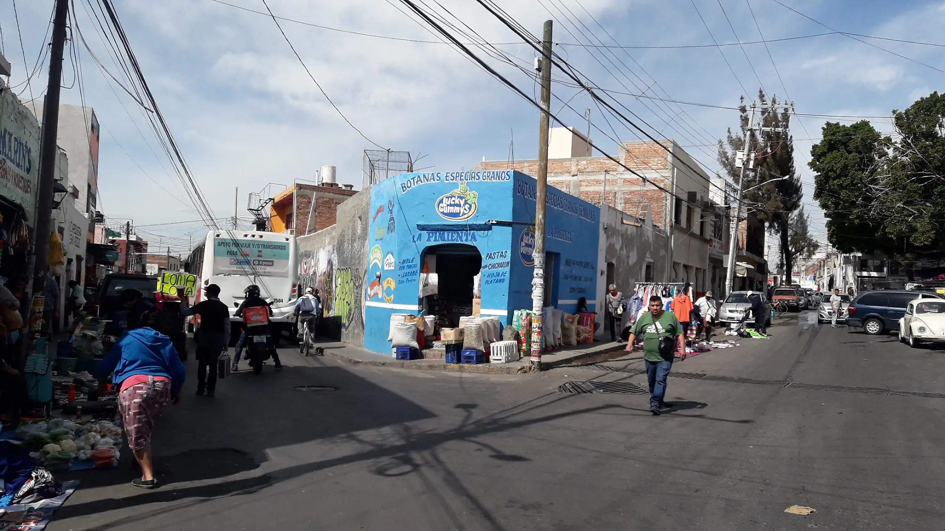 1. Esquina de Invierno y San Roque. 2020.